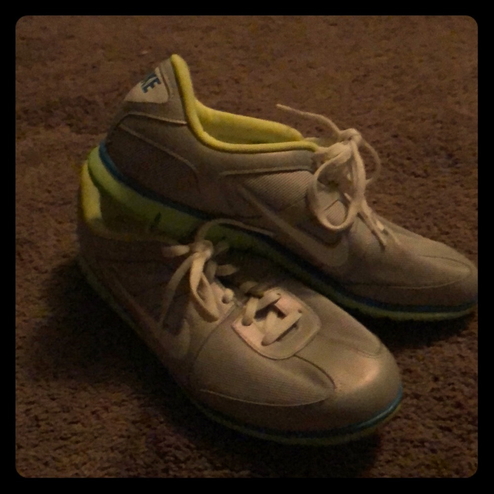 Nike size 11 women’s sneakers
